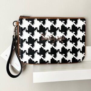 Thirty-One Wristlet